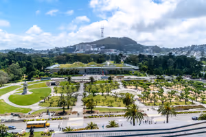 Кулата на De Young Museum